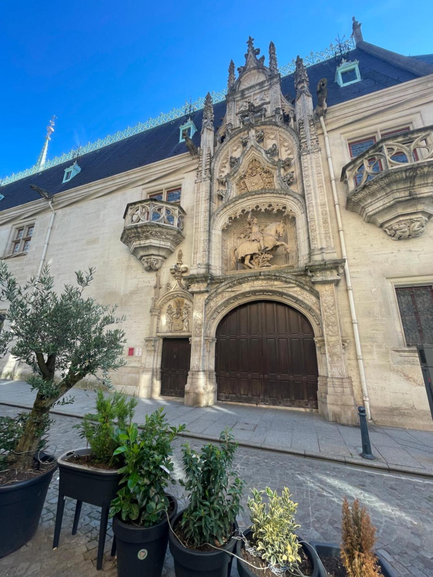 Rent Big Room With Breakfast Free In Old City Nancy Bagian luar foto